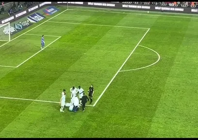 Mbappe attığı golden sonra sakatlandı