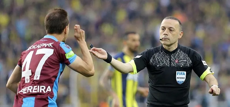 Cüneyt Çakır dün sahada bugün VAR'da