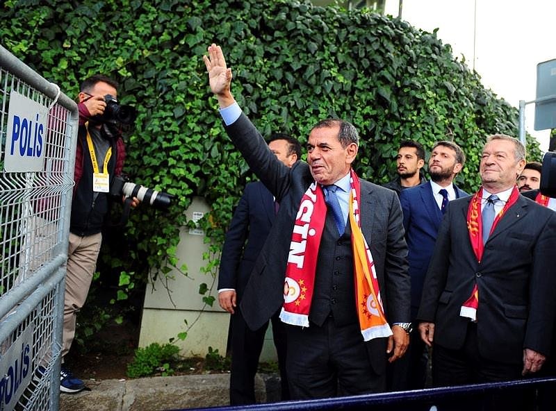 Dursun Özbek gönüllerde böyle taht kurdu