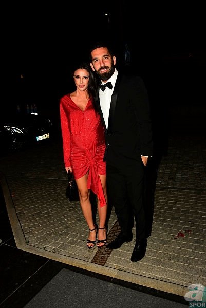 Arda Turan’a bir şok daha! Aslıhan Doğan baba evine döndü