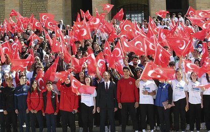 Futbol camiası 19 Mayıs Atatürk’ü Anma Gençlik ve Spor Bayramı’nı kutladı!