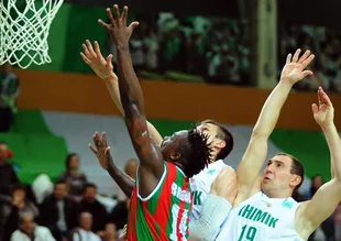 Pınar Karşıyaka, Khimik'i ezdi geçti