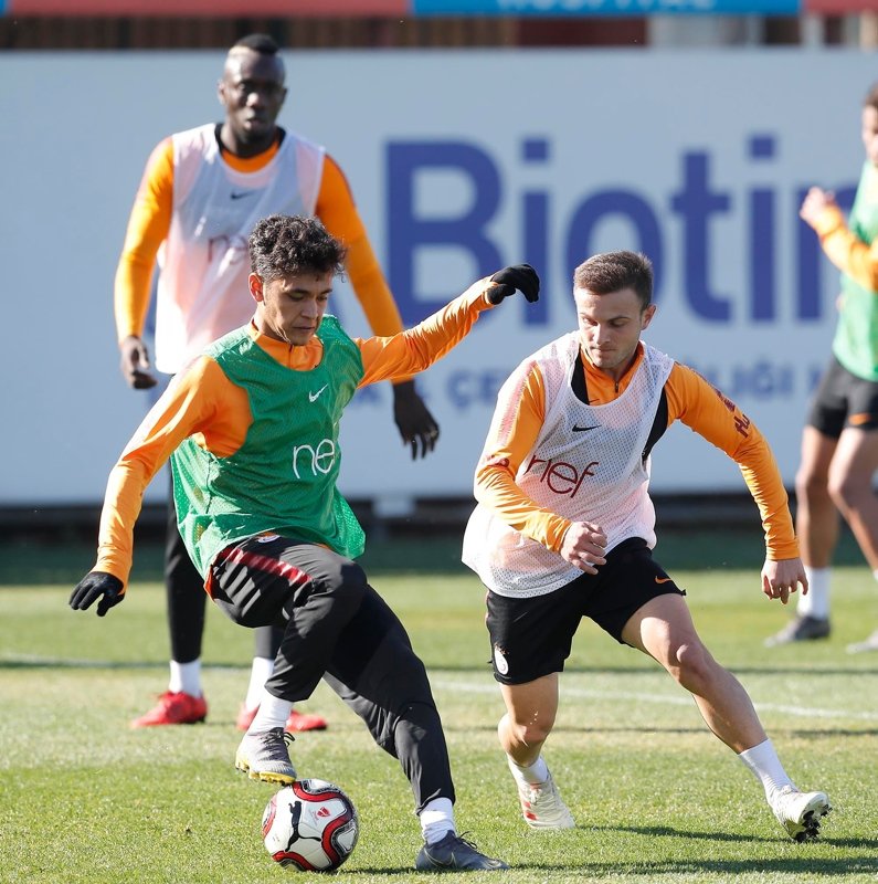 Galatasaray’da dev operasyon!