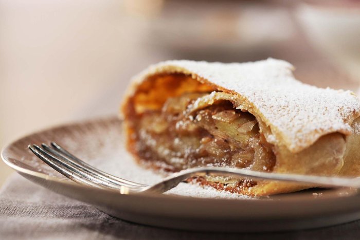 elmali-strudel-nasil-yapilir-elmali-strudel-tarifi-malzemeleri-yapilisi-ve-puf-noktalari-nedir-1668508407835.jpeg