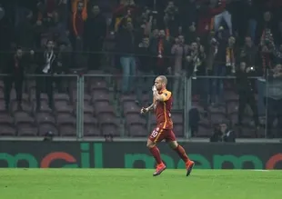 Sneijder'den küçük Carlos bombası