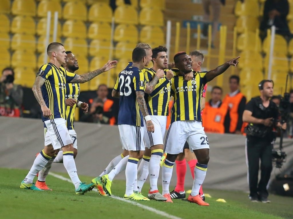 Fenerbahçe - Feyenoord maçından kareler