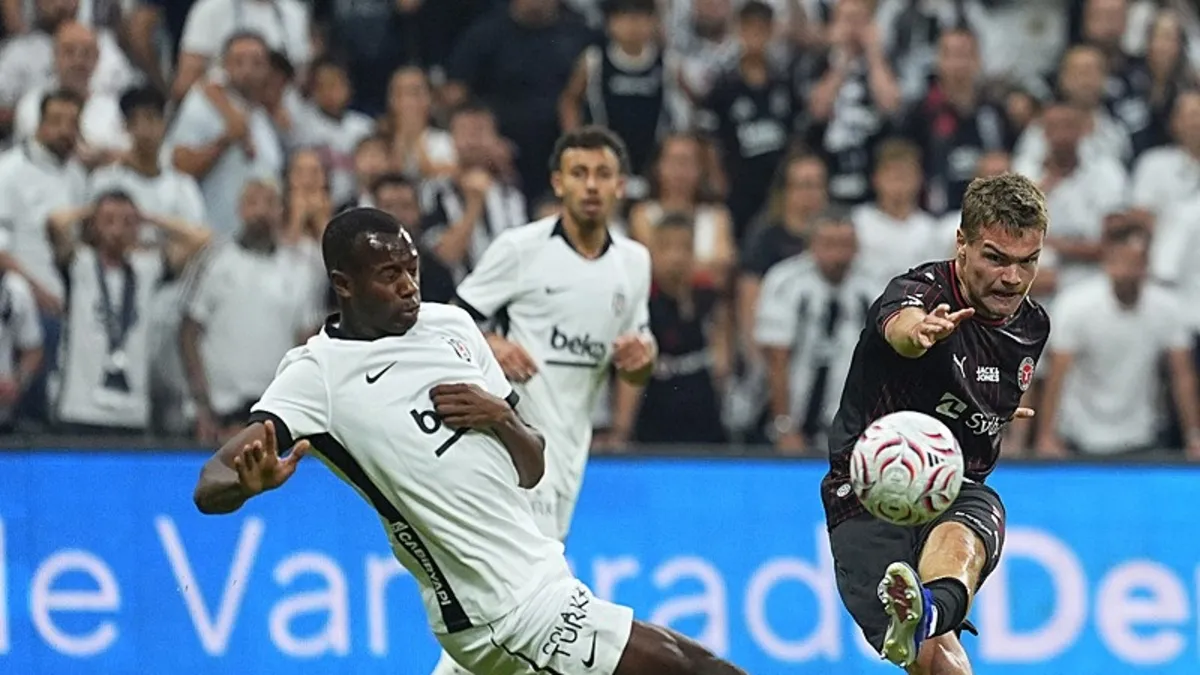 Beşiktaş'ta Tiago Djalo sakatlanarak oyundan çıktı