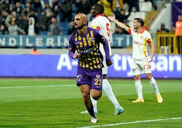 Eyüp tek attı 3 aldı!