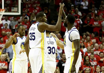 Warriors konferans finalinde öne geçti