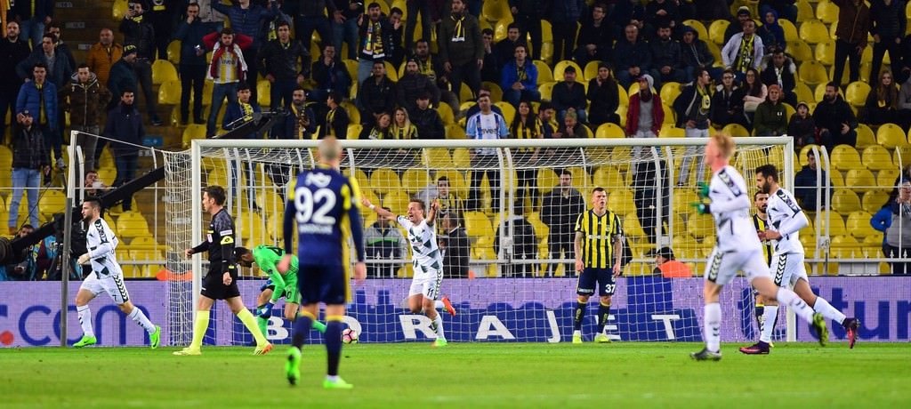 Fenerbahçe-Atiker Konyaspor karşılaşmasından kareler