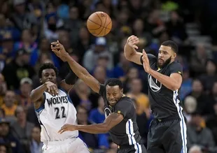 Warriors ve Spurs yine kazandı