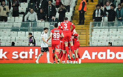 Beşiktaş - Antalyaspor maçında penaltı kararı! İşte o pozisyon