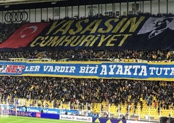 Fenerbahçe'den Galatasaray'a koreografi göndermesi