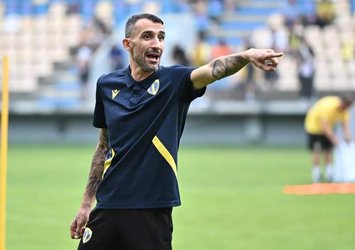 Mehmet Topal Galatasaray'ın yıldızını alıyor!