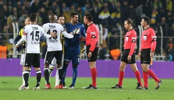 Derbide kavga çıktı