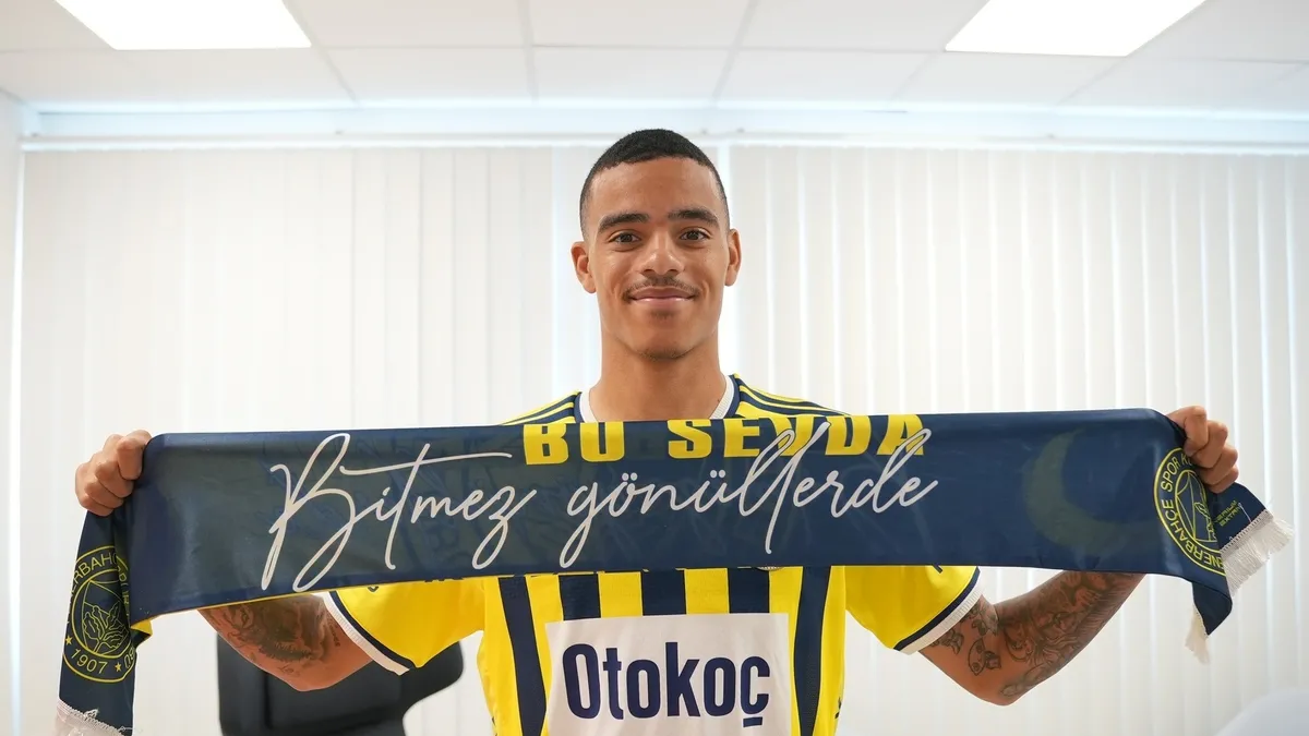 Fenerbahçe yeni transferi Mason Greenwood'un lisansını çıkarttı