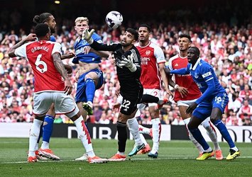 Arsenal'a şampiyonluk için galibiyet yetmedi!