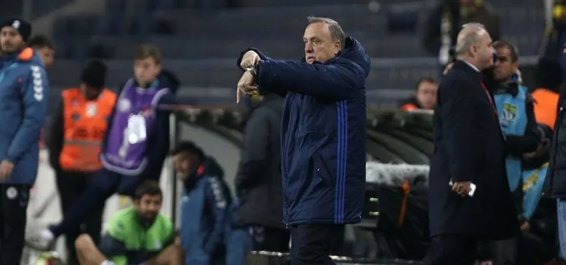 Dick Advocaat, futbolculara sitem etti