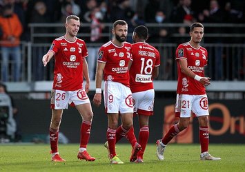 Brest ilk yarıda işi bitirdi!