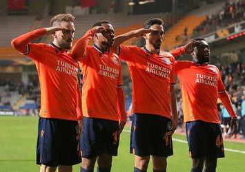 İrfan Can Kahveci'den asker selamı!
