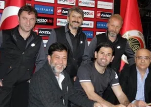 İbrahim Üzülmez imzayı attı