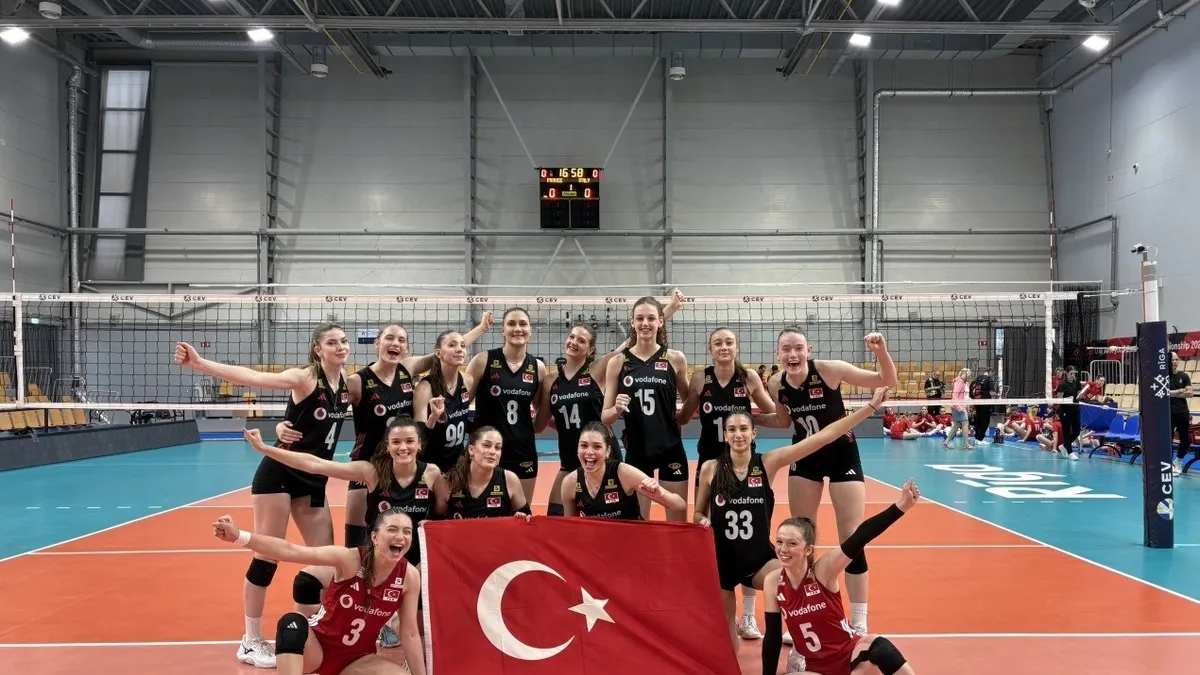 Türkiye U18 Voleybol Takımı Avrupa 2'ncisi oldu