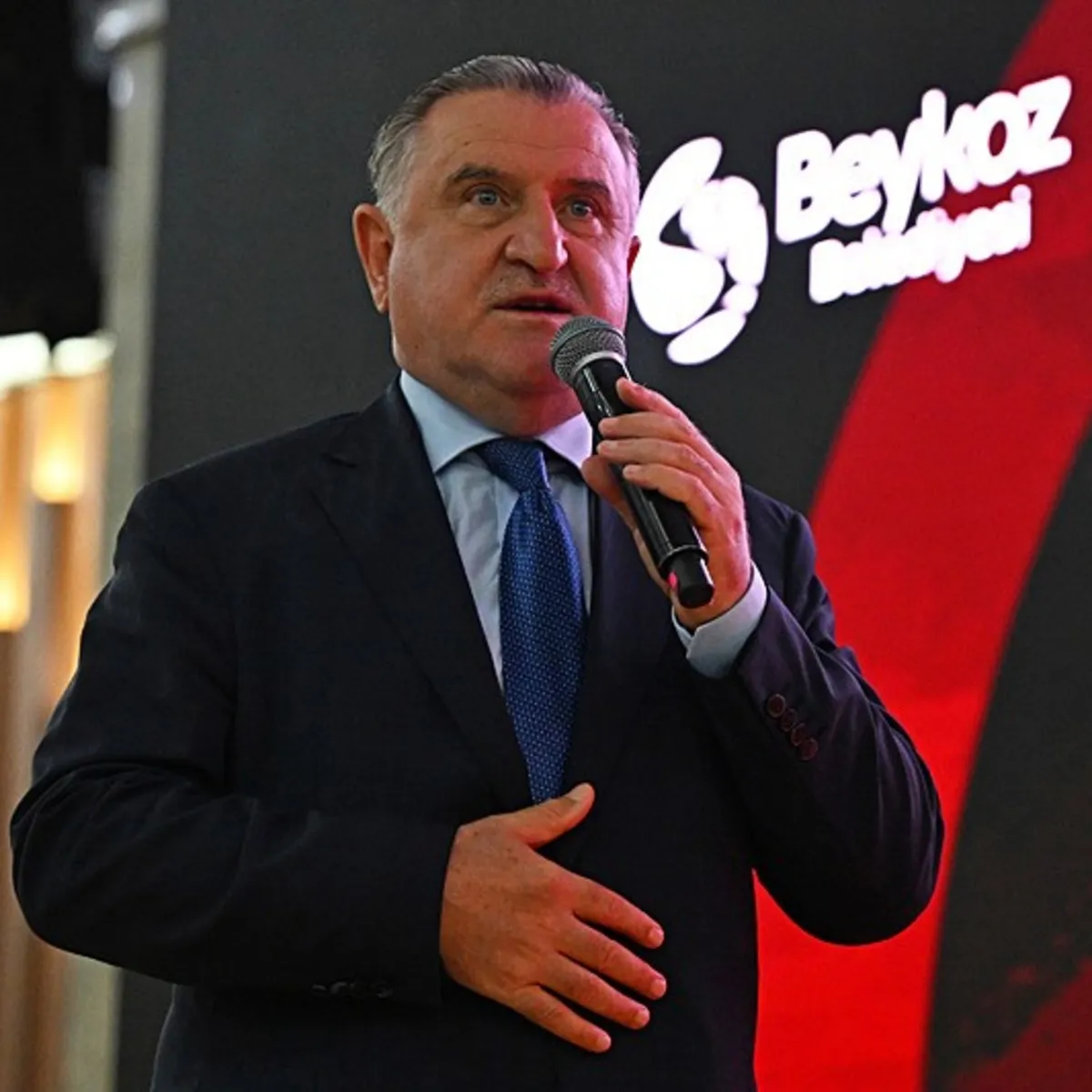 Bakan Bak'tan forma tepkisi: Çocukların kalbi her formadan değerli