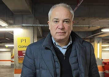 Ekrem Memnun şampiyonluk topunu bağışladı