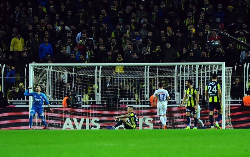 UEFA’dan Fenerbahçe’ye ağır yaptırım!