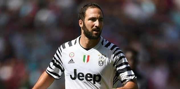 Neymar, İbrahimoviç’i solladı!