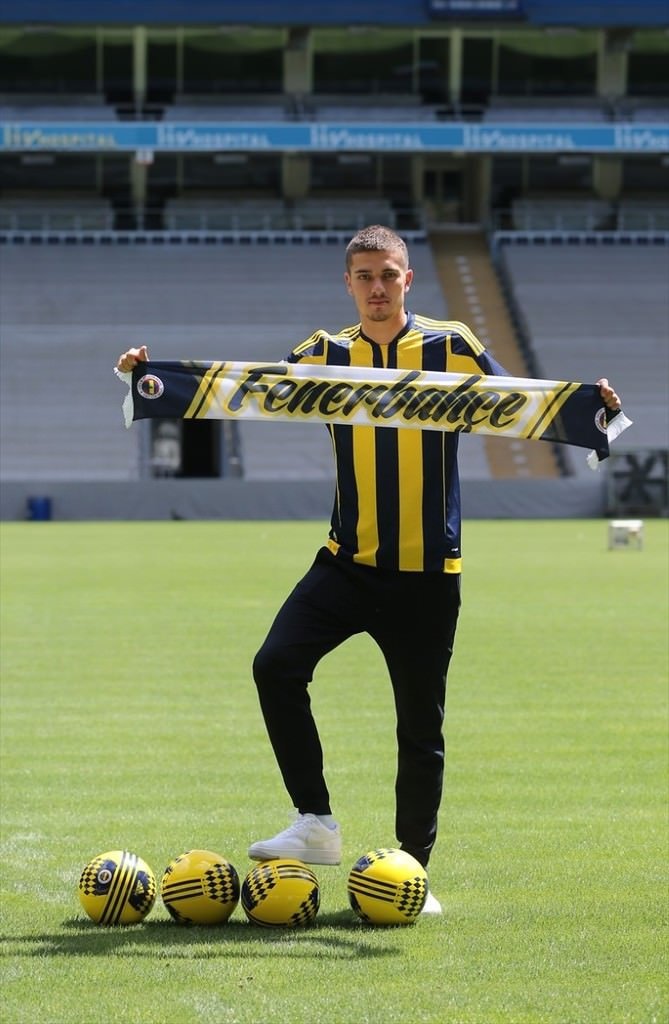 Fenerbahçe Neustadter ile 3 yıllık sözleşme imzaladı