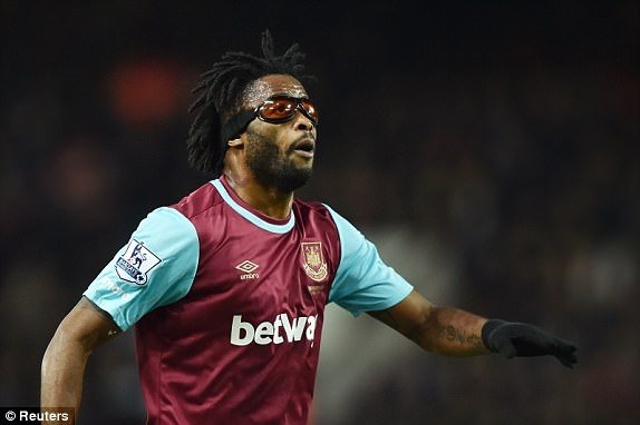Alex Song tamam!