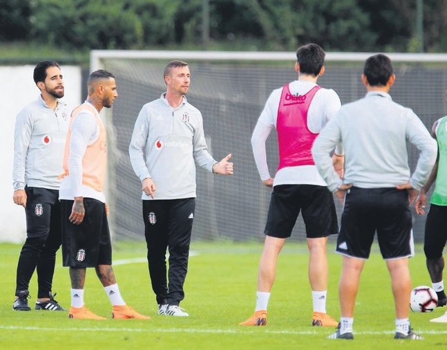 Beşiktaş’ta bir dönem kapanıyor! Tarihi kararlar peş peşe...