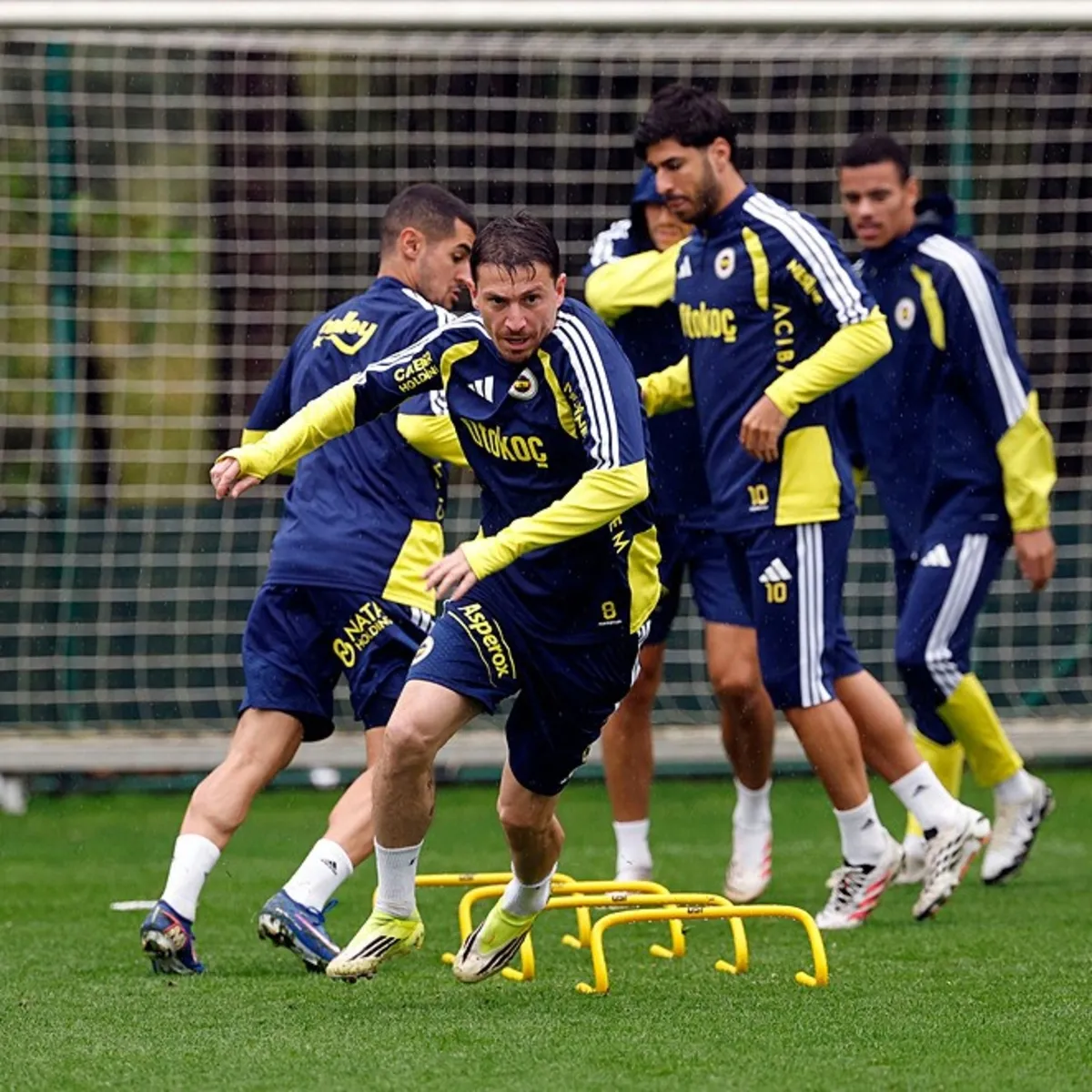 Fenerbahçe günü çift antrenmanla tamamladı