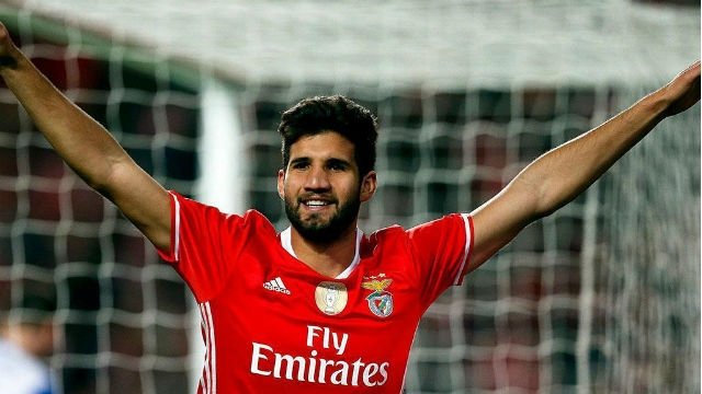 Fenerbahçe’den stopere Lisandro Lopez çıkarması!