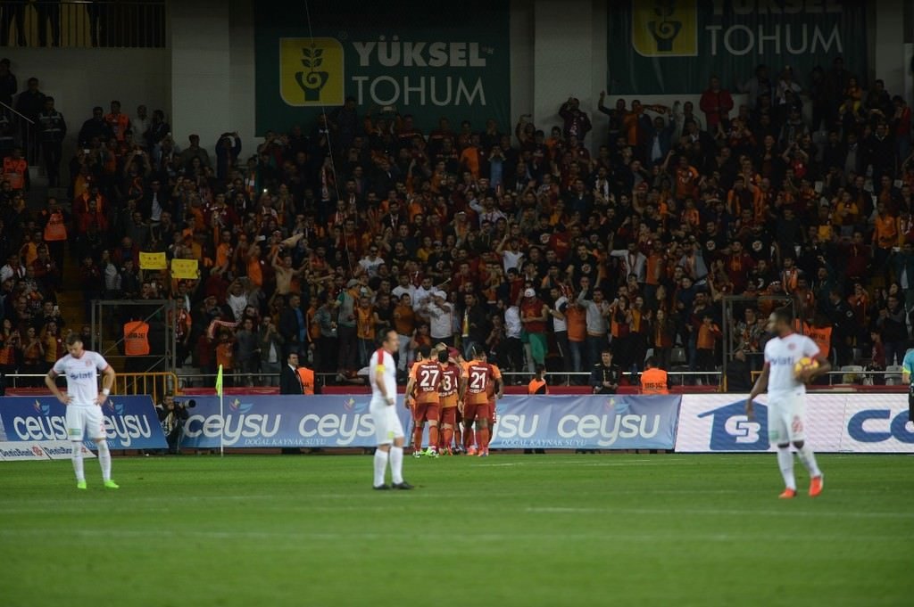 Antalyaspor-Galatasaray karşılaşmasından kareler