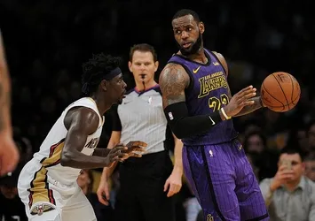 Lakers LeBron James'le kazandı