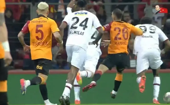 Galatasaray - Fatih Karagümrük maçında bir penaltı kararı daha verildi! İşte o pozisyon - 2