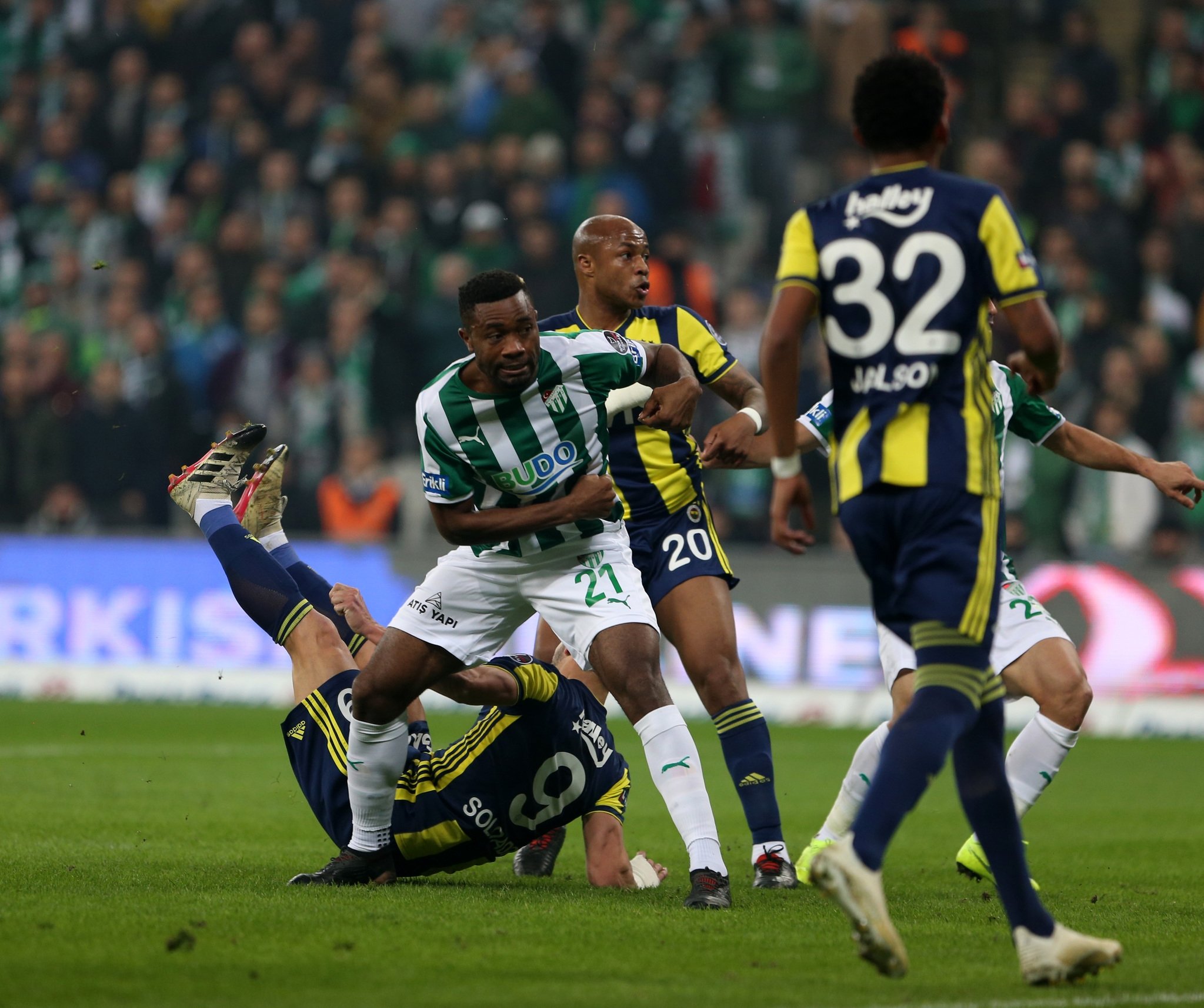 Soldado’dan muhteşem rövaşata! İşte o anlar!