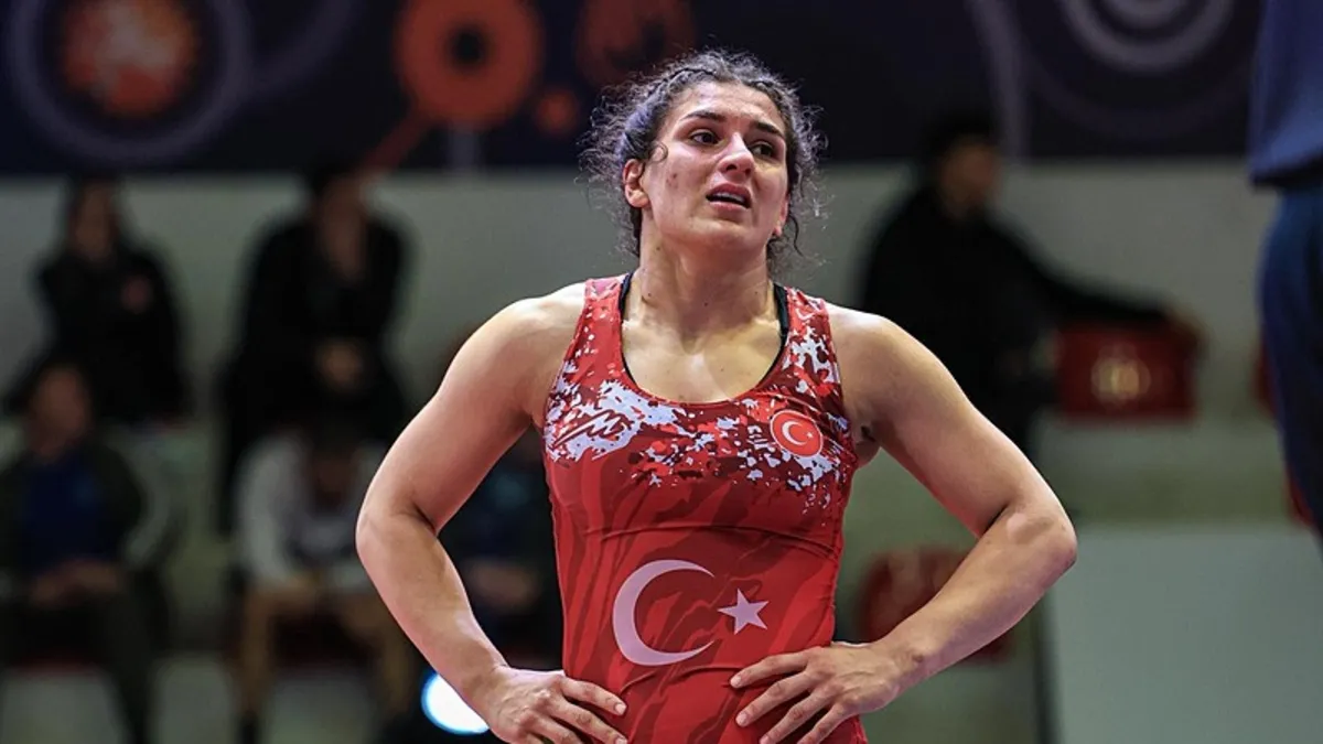 Milli güreşçi Nesrin Baş'tan Arnavutluk'ta bronz madalya!