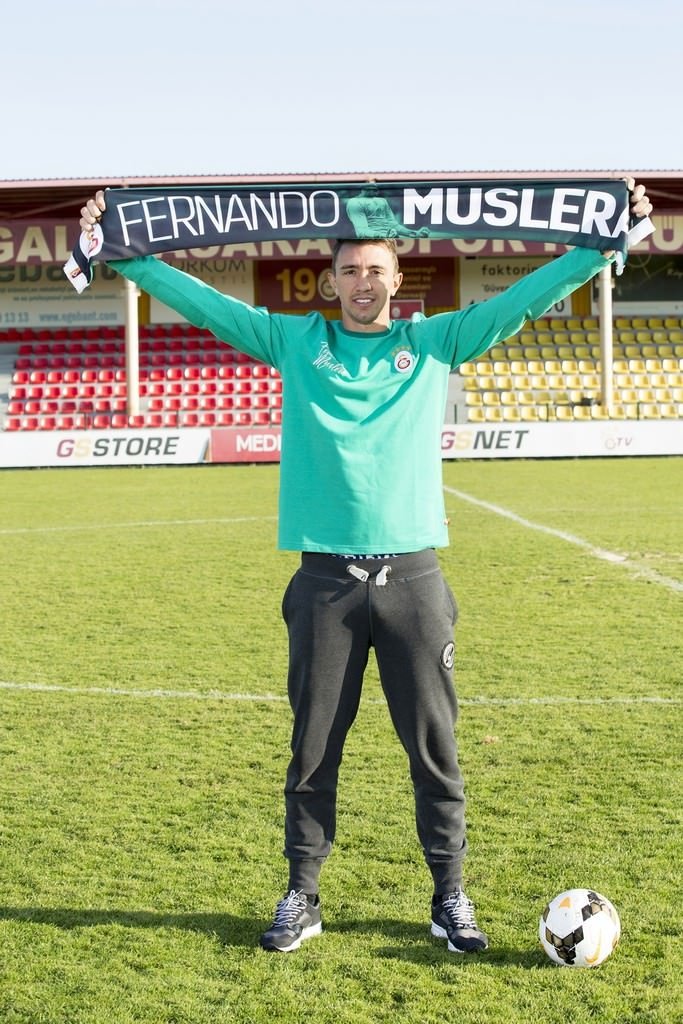 Muslera çalım attı taraftar çıldırdı