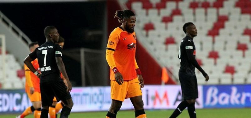 Galatasaray'da Luyindama milli takımda yine sakatlandı!