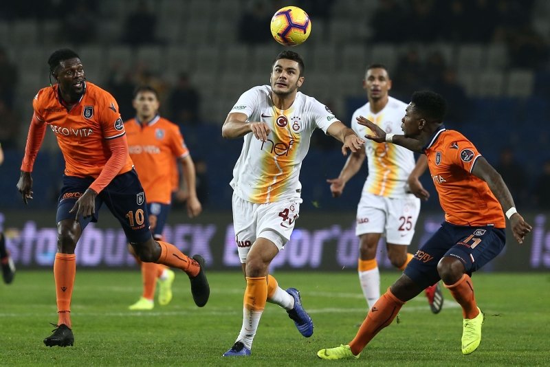 Adebayor’dan Başakşehir’e Galatasaray resti!