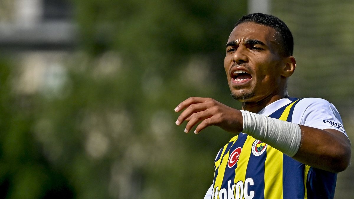 TRANSFER HABERİ: Fenerbahçe'nin yıldızı Fransa yolunda TRANSFER HABERİ: Fenerbahçe'nin yıldızı Fransa yolunda