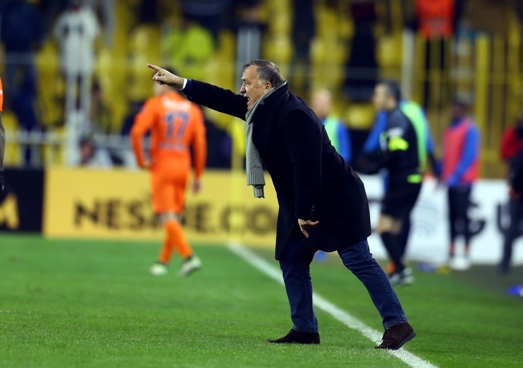 Fenerbahçe transferin son gününde hareketli