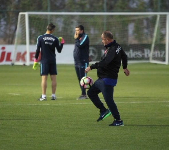 Milli Takım idmanında neşeli görüntüler vardı