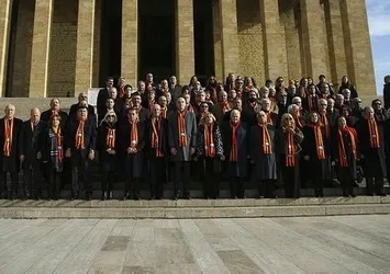 Galatasaraylılar Anıtkabir'de