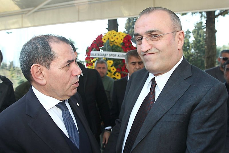 Galatasaray’da taşlar yerinden oynadı