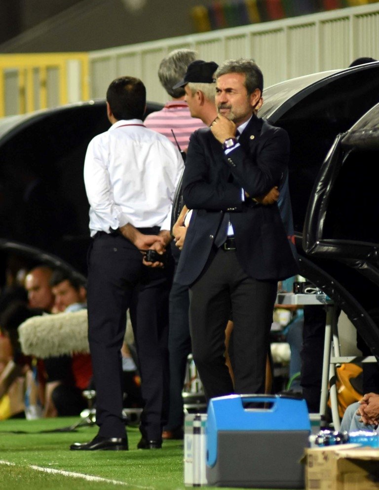 Göztepe - Fenerbahçe maçından kareler
