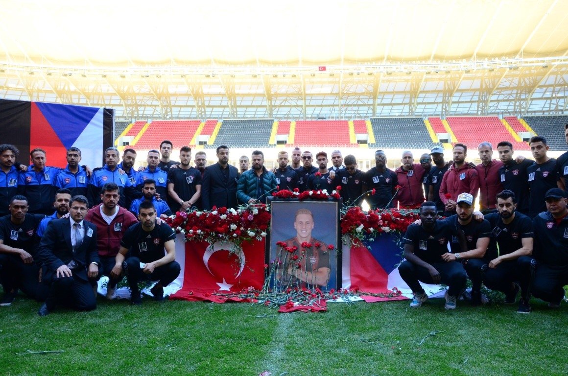 Rajtoral için anma töreni